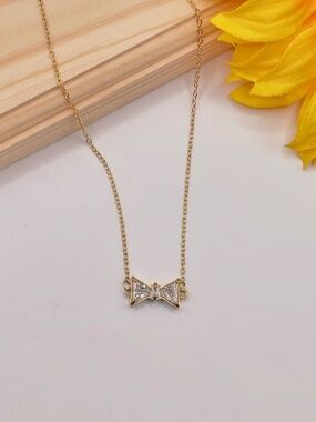18k gold plated Bow necklace